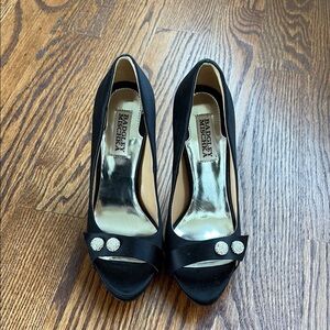 Badgley Mischka Black Peep Toe Heels